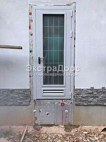 Противопожарные двери со стеклом от производителя в Лобне  купить