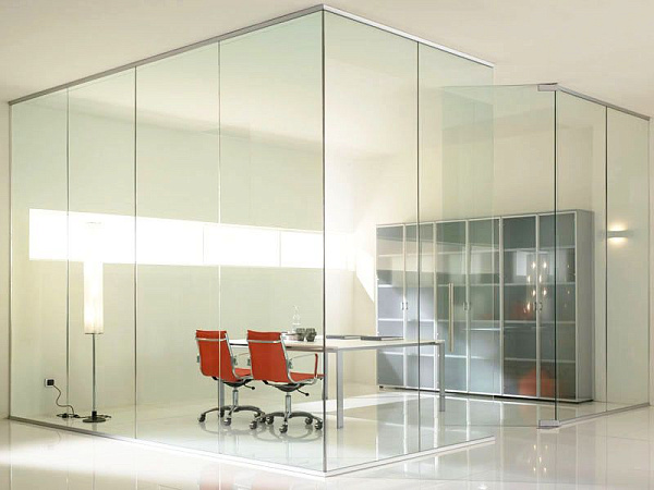 Противопожарная панорамная дверь в переговорную